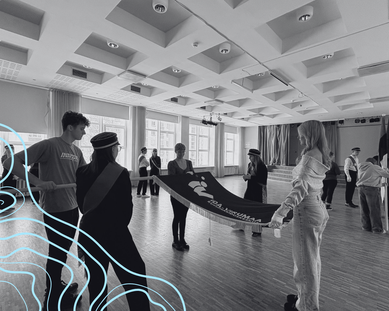 Read more about the article KJG liputoimkond koolitas Jõhvi Gümnaasiumi ja Ida-Virumaa Kutsehariduskeskuse COSMOS uusi liputoimkondi